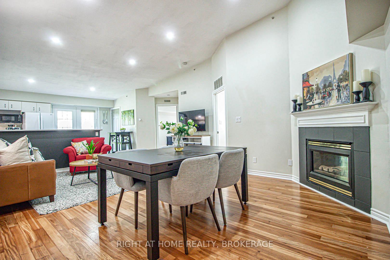 2 Bedrooms Condo at 1451 Walker’s, Burlington For sale