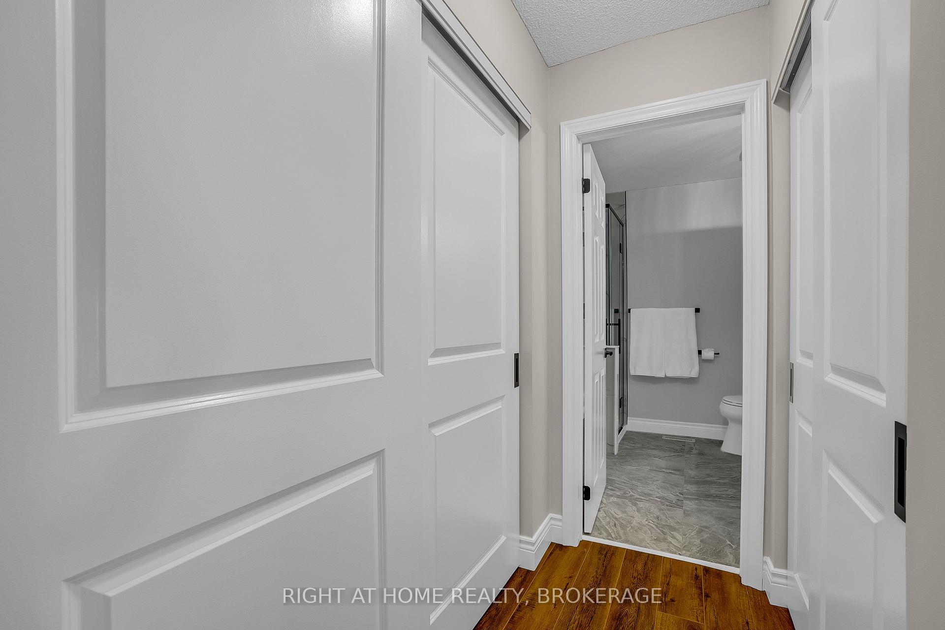 3 Bedrooms Condo at 3420 South Millway, Mississauga For sale