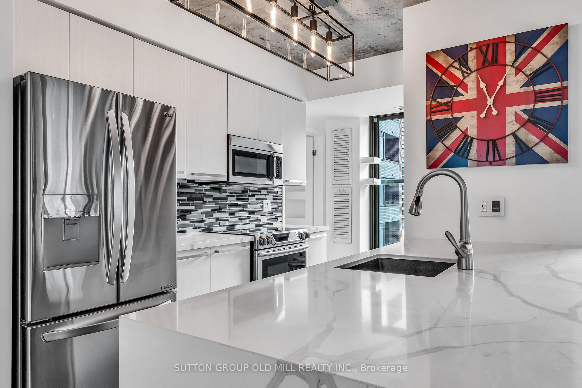 2 Bedrooms Condo at 400 Wellington, Toronto For sale