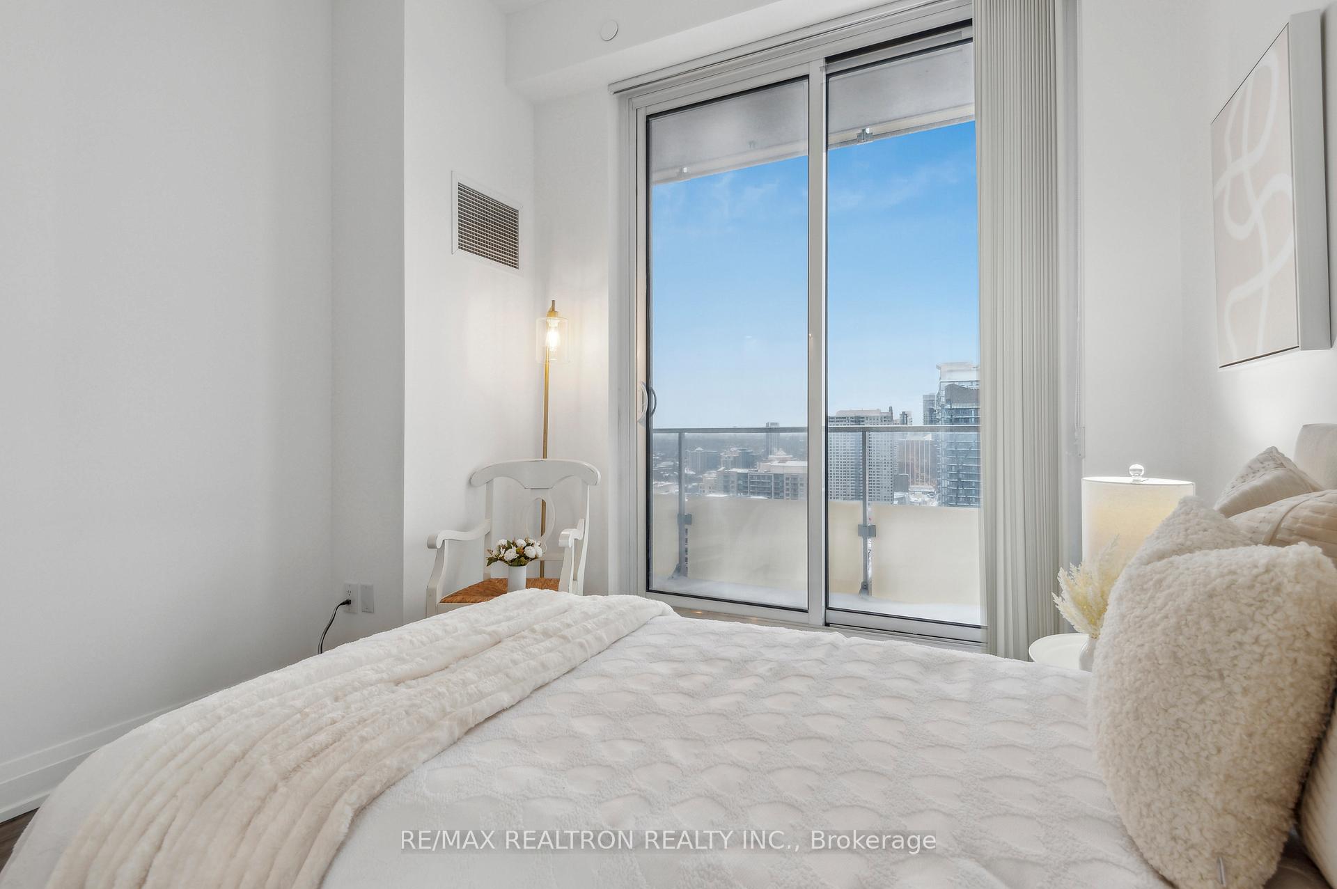 2 Bedrooms Condo at 75 Canterbury, Toronto For sale