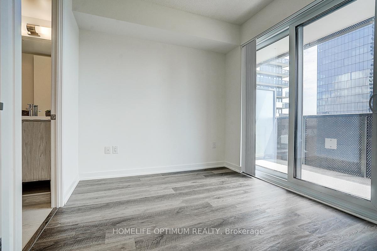 3 Bedrooms Condo at 55 Cooper, Toronto For sale