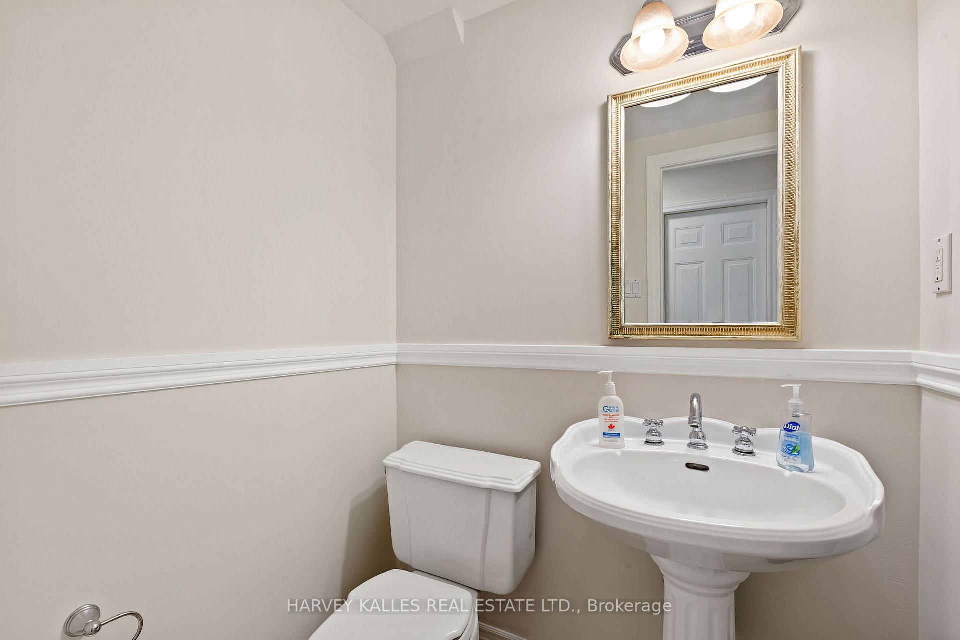 3 Bedrooms Condo at 2020 South Millway, Mississauga For sale
