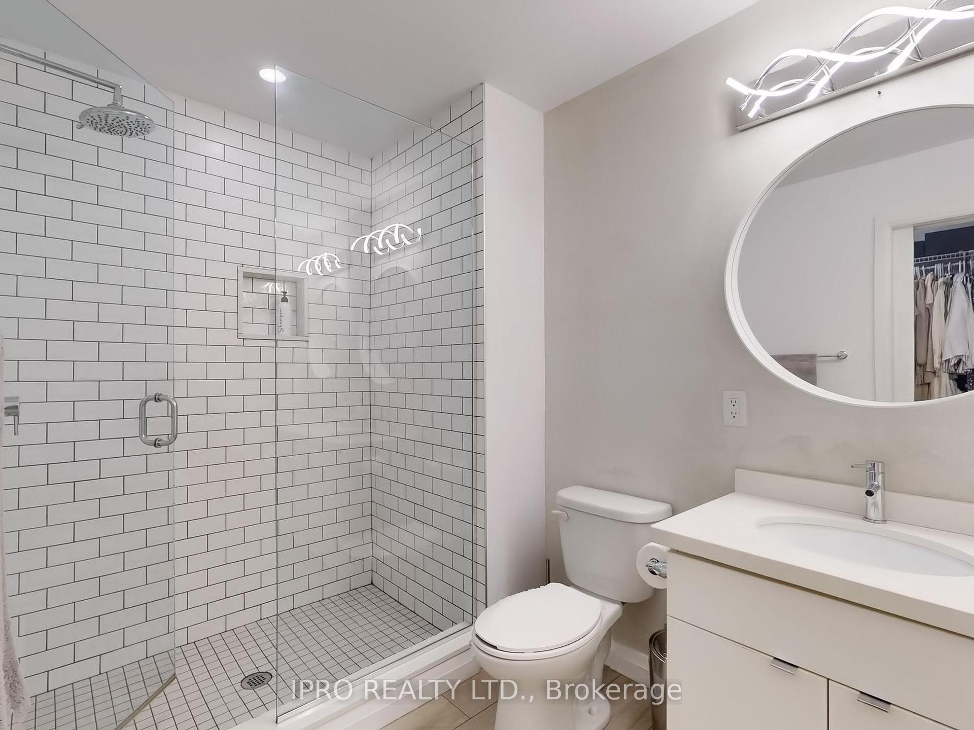 3 Bedrooms Condo at 35 Midhurst, Hamilton For sale