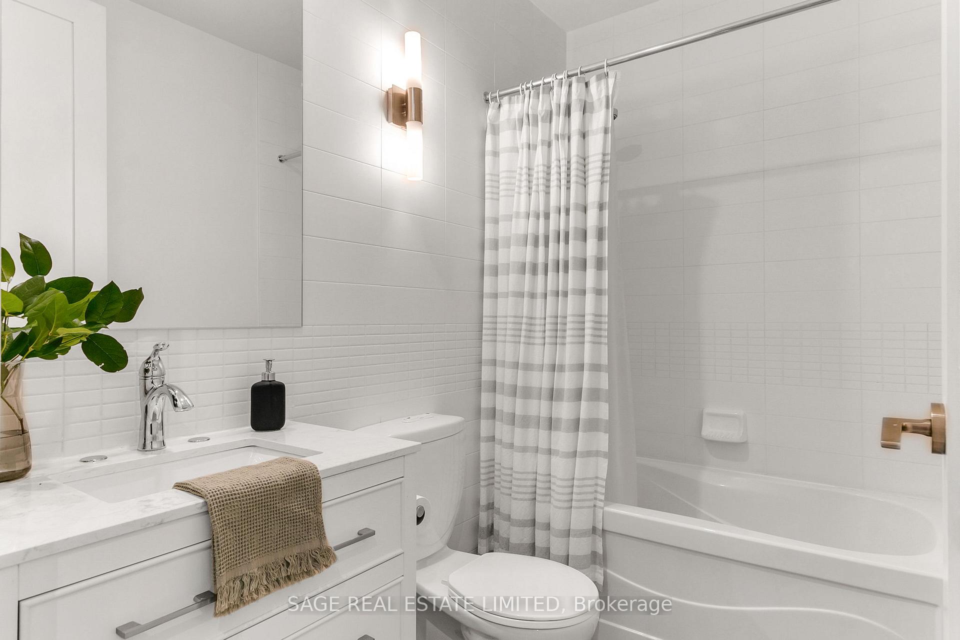 3 Bedrooms Condo at 120 Homewood, Toronto For sale