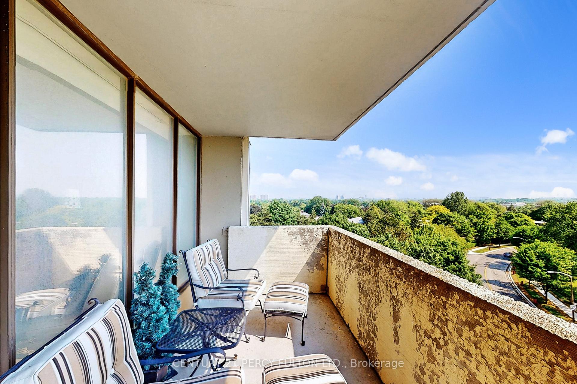 2 Bedrooms Condo at 40 Bay Mills, Toronto For sale