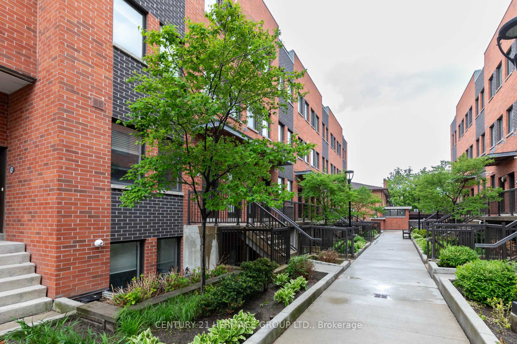 2 Bedrooms Condo at 68 Winston Park, Toronto For sale