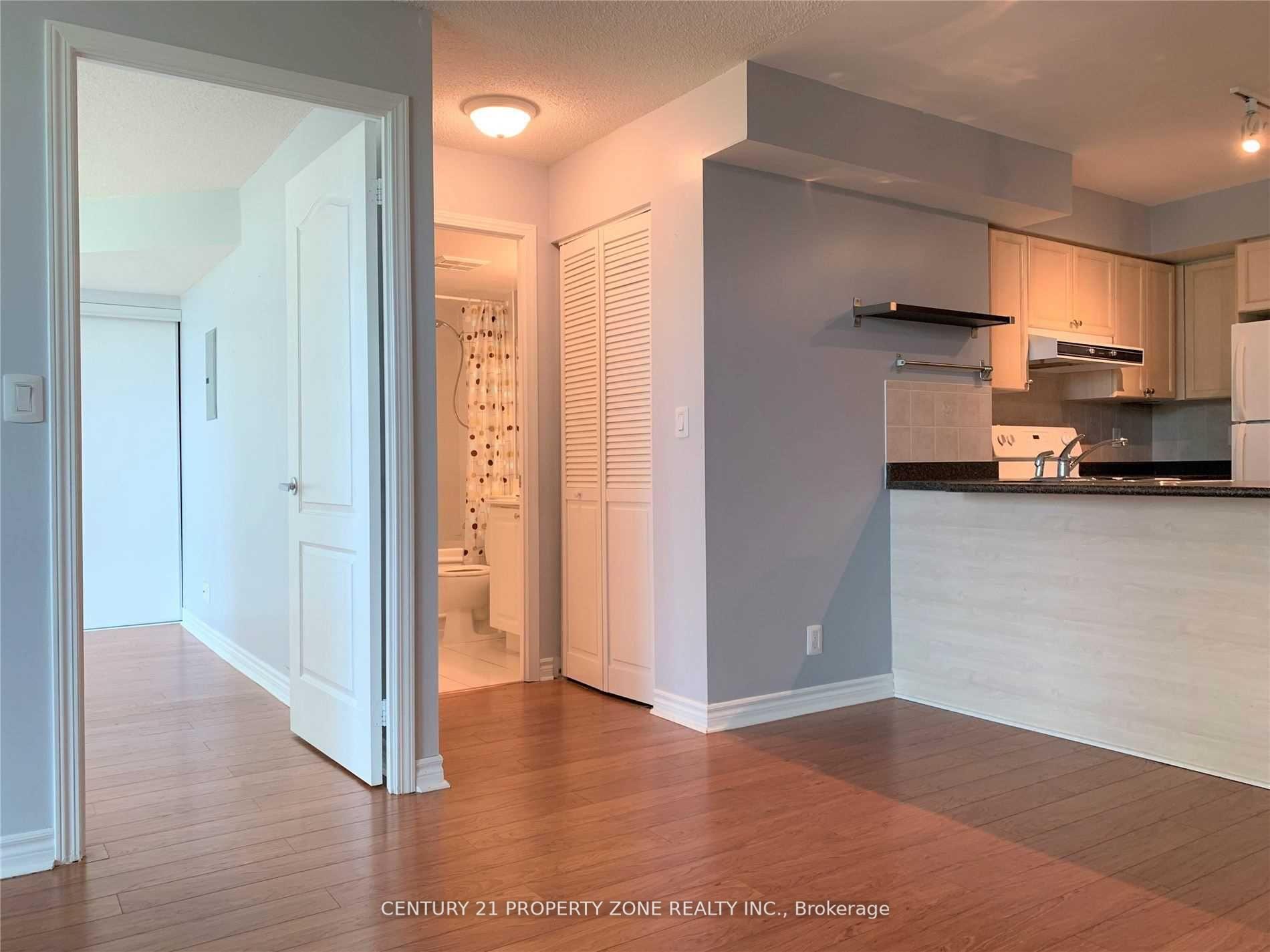 1 Bedroom Condo at 33 Elm, Mississauga For sale