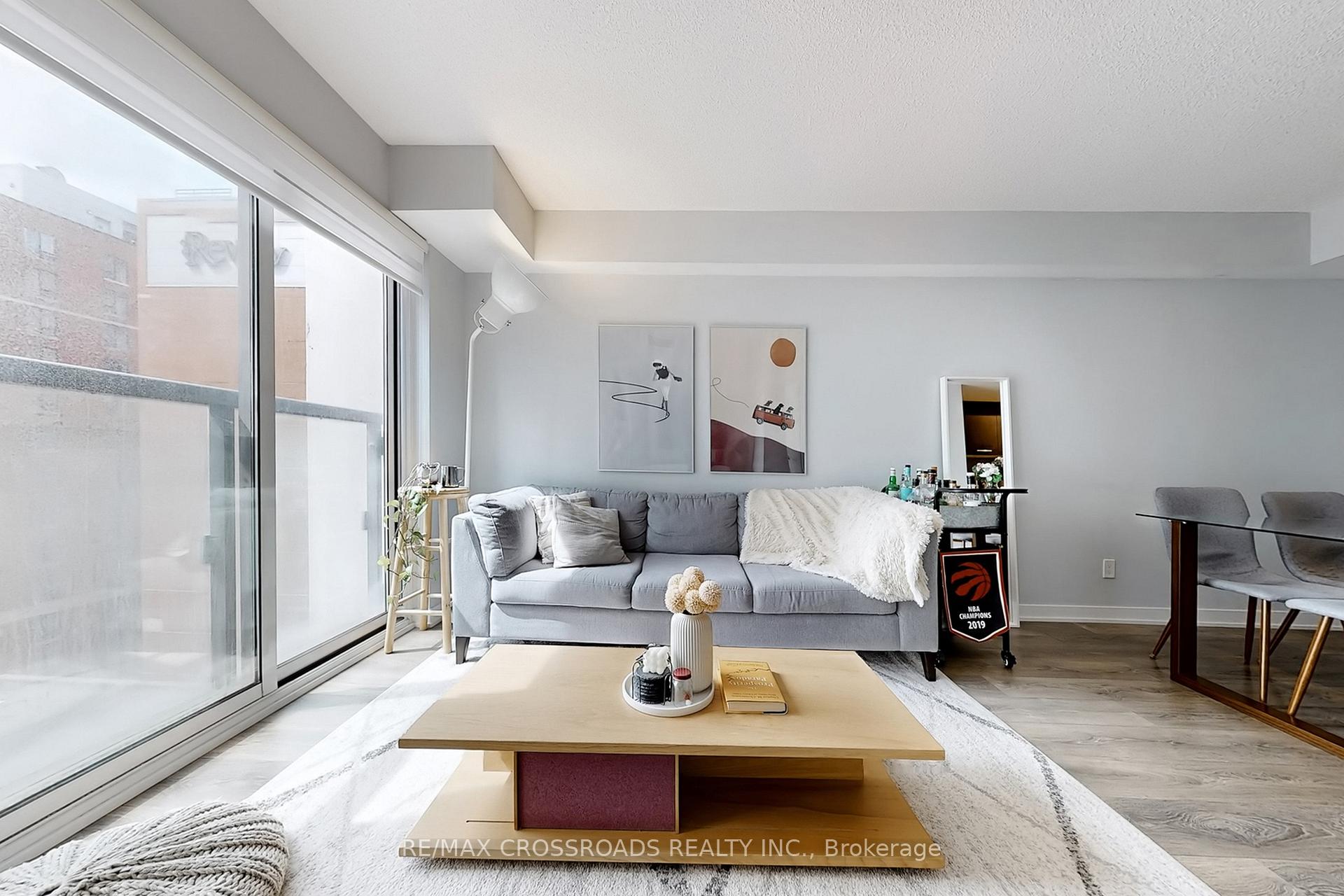 1 Bedroom Condo at 87 Peter, Toronto For sale