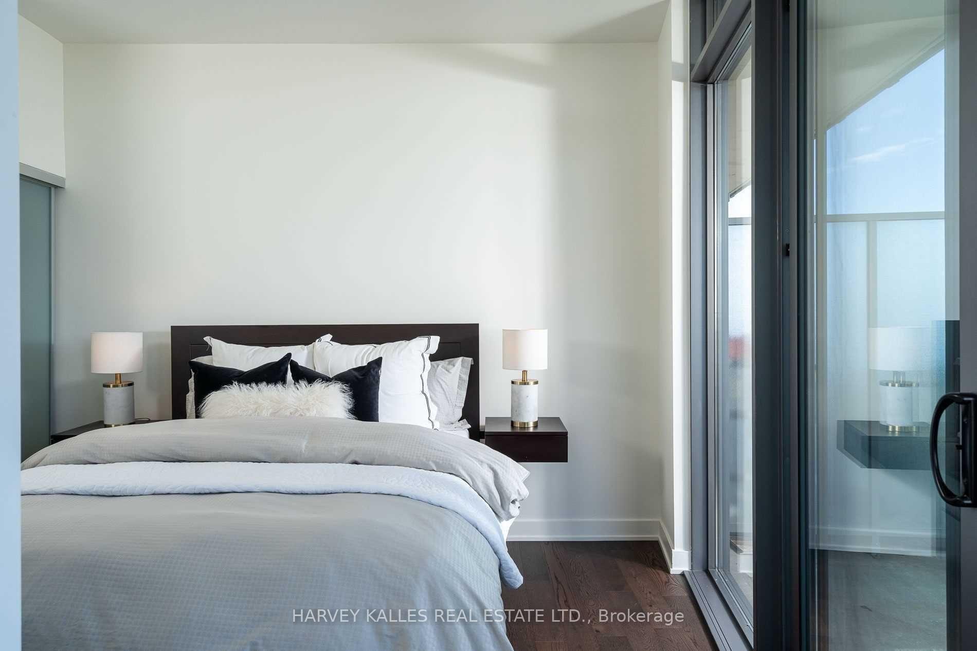 2 Bedrooms Condo at 1815 Yonge, Toronto For sale