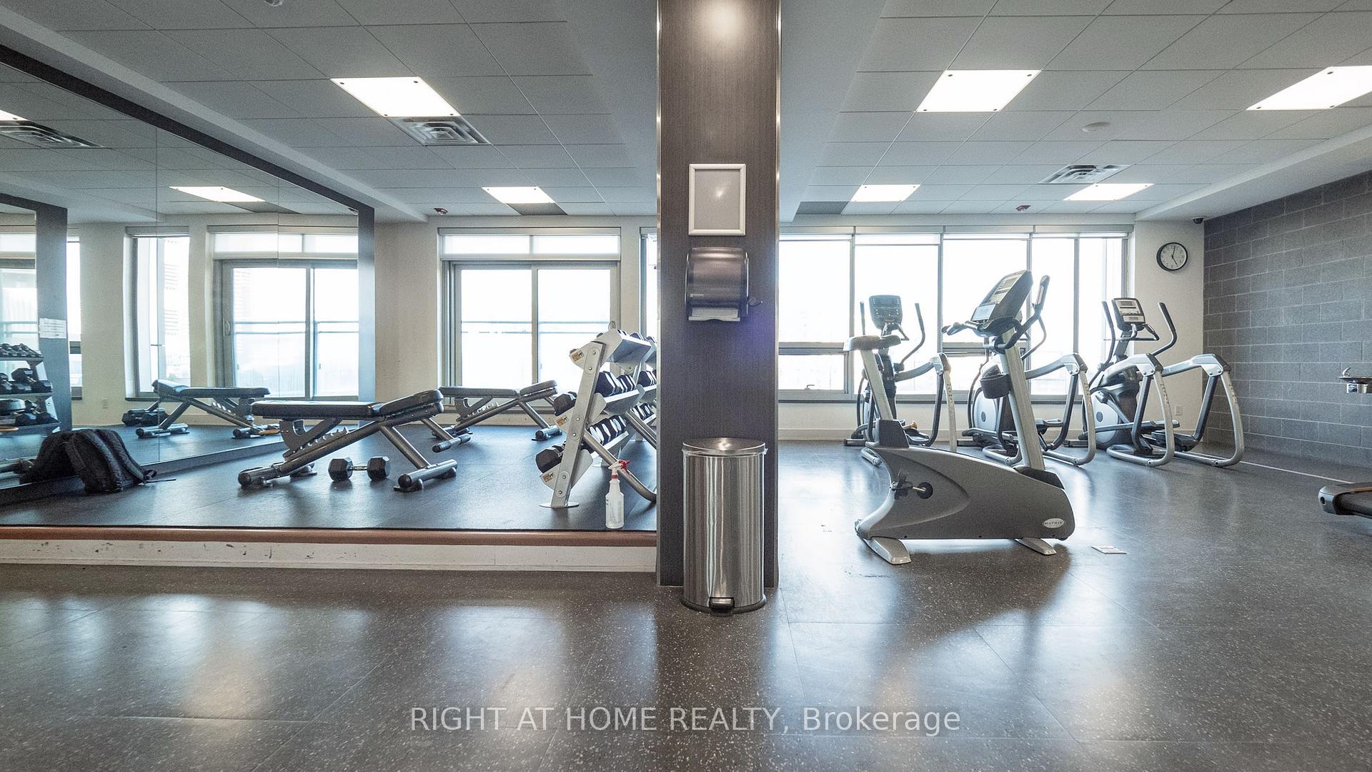 Condo at 360 Square One,  Mississauga For sale