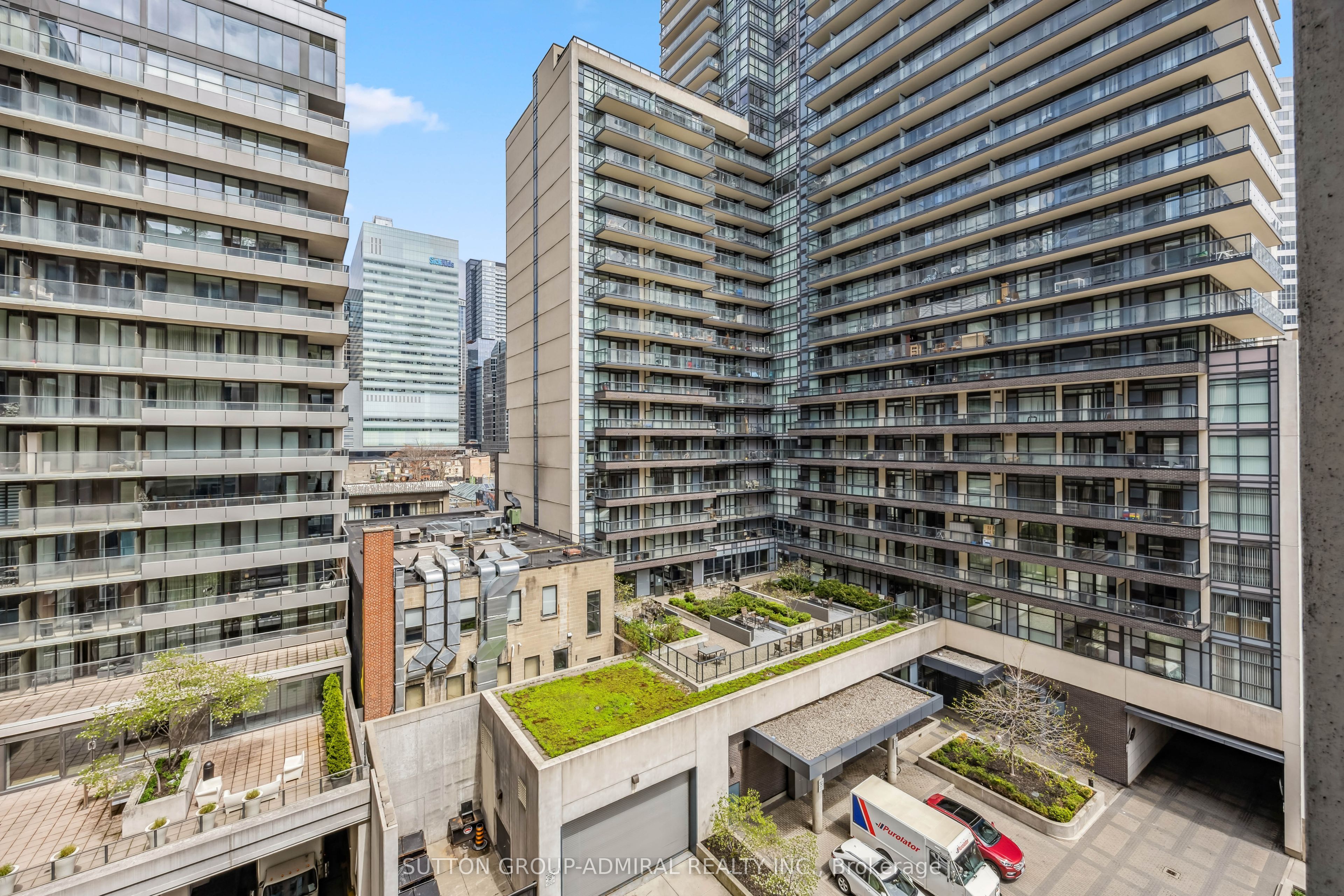 #903 - 111 Elizabeth Street, Toronto, ON M5G 1P7