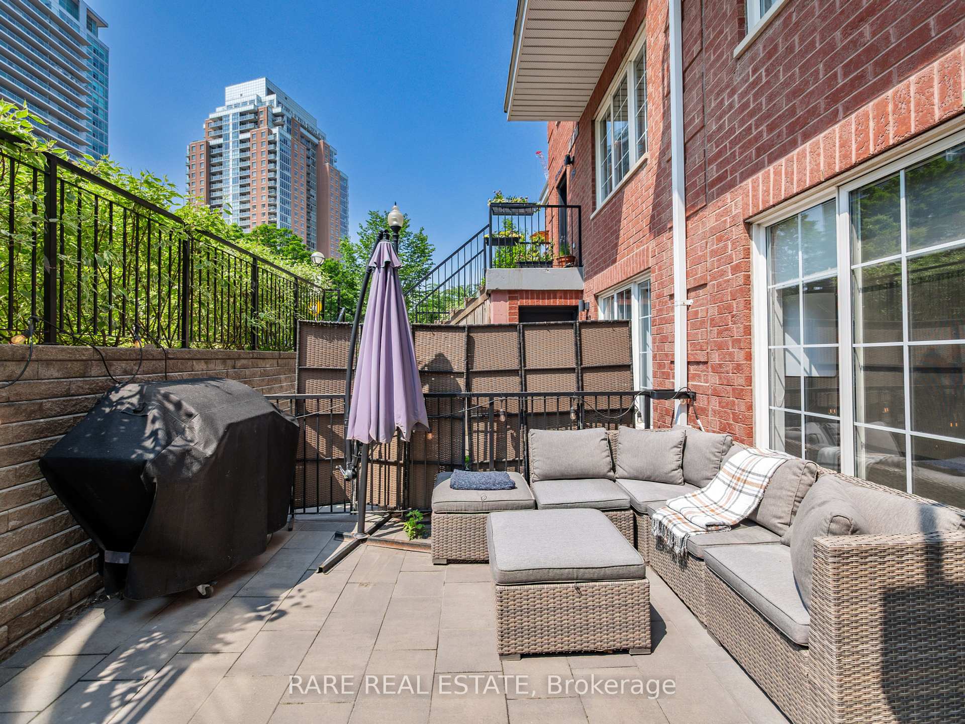 2 Bedrooms Condo at 60 Douro, Toronto For sale