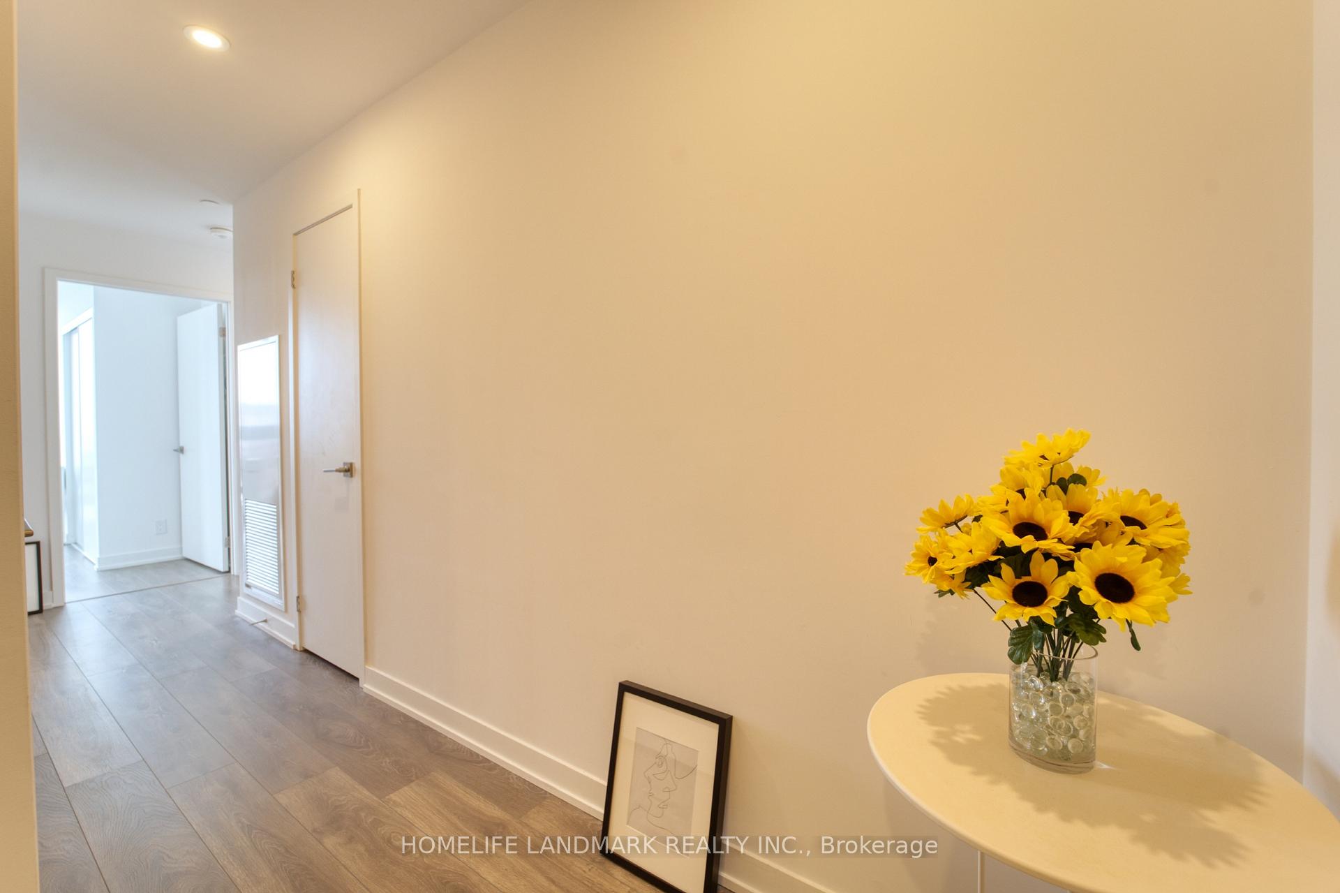 2 Bedrooms Condo at 15 HOLMES,  Toronto For sale