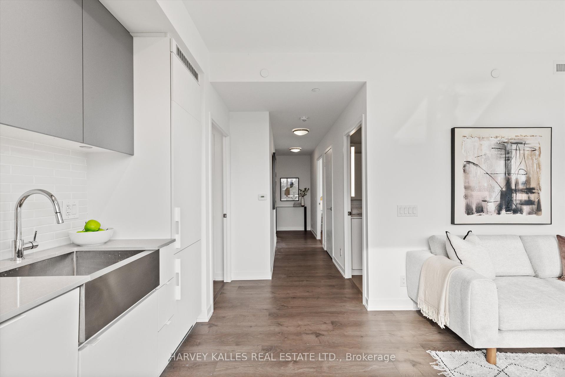 2 Bedrooms Condo at 270 Dufferin, Toronto For sale