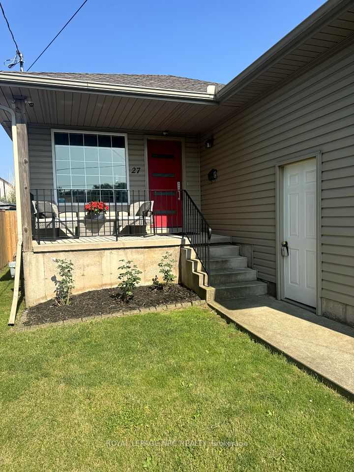 27 DEERE Street, Welland, ON L3B 2L7