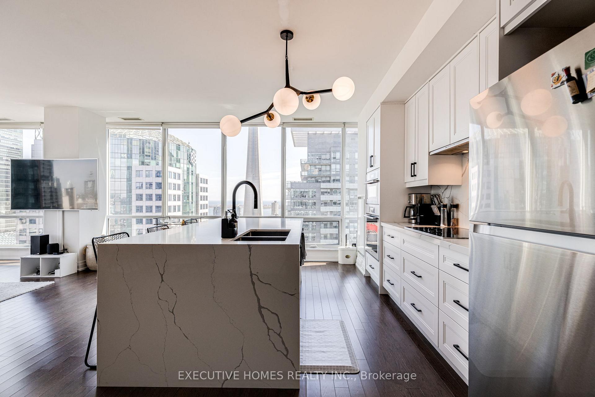 2 Bedrooms Condo at 80 John,  Toronto For sale