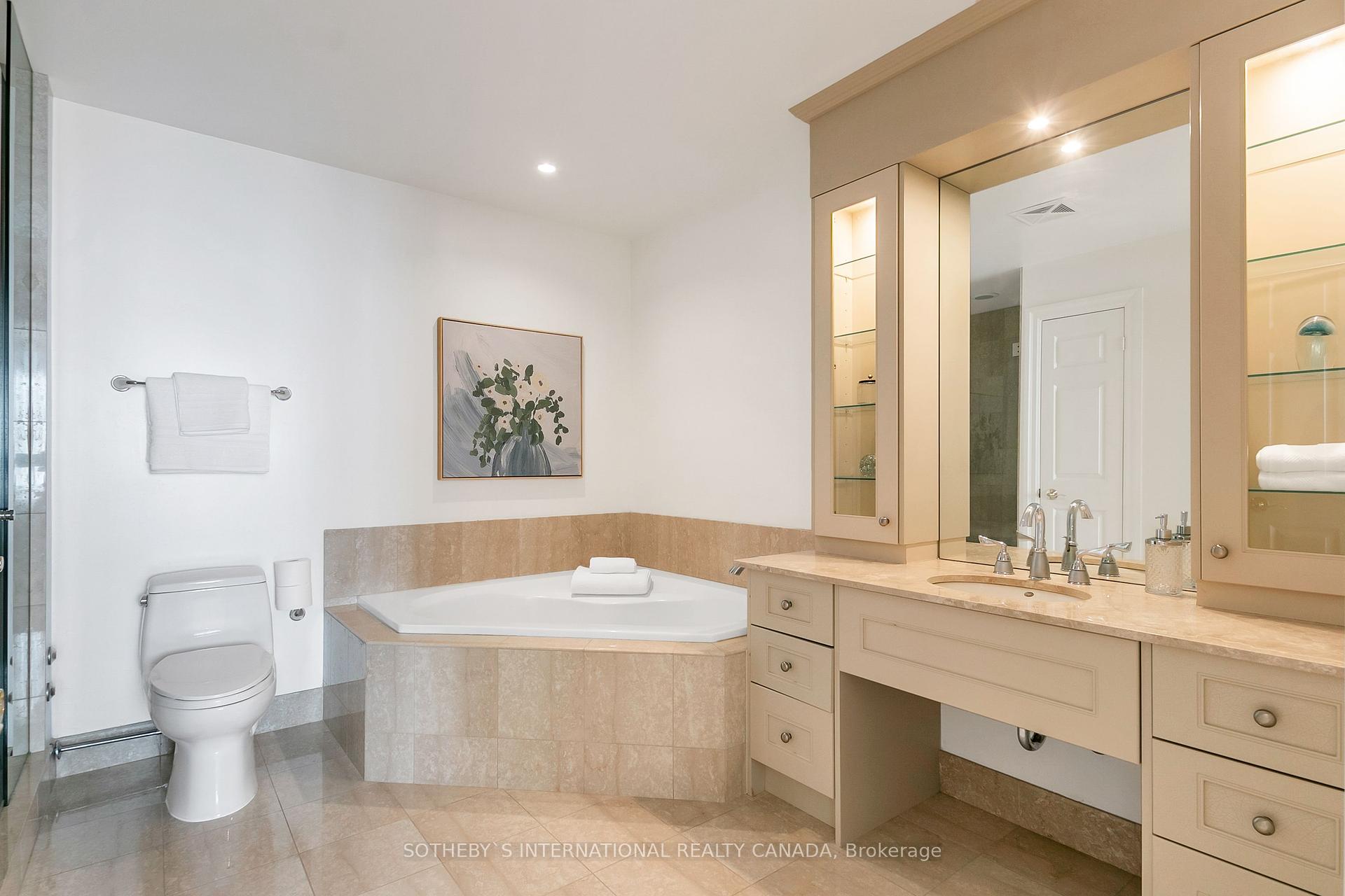 3 Bedrooms Condo at 55 Delisle,  Toronto For sale