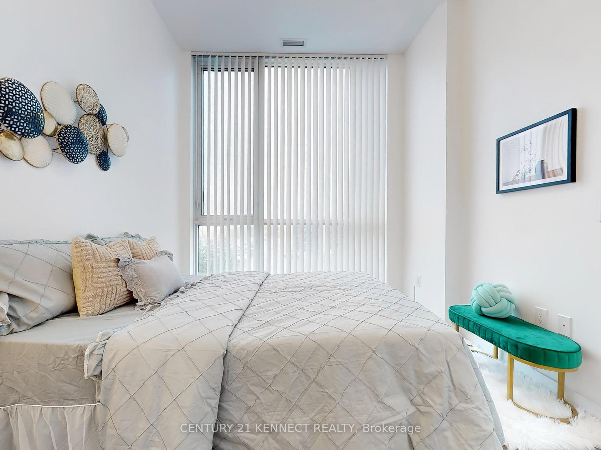 1 Bedroom Condo at 10 Honeycrispy, Vaughan For sale