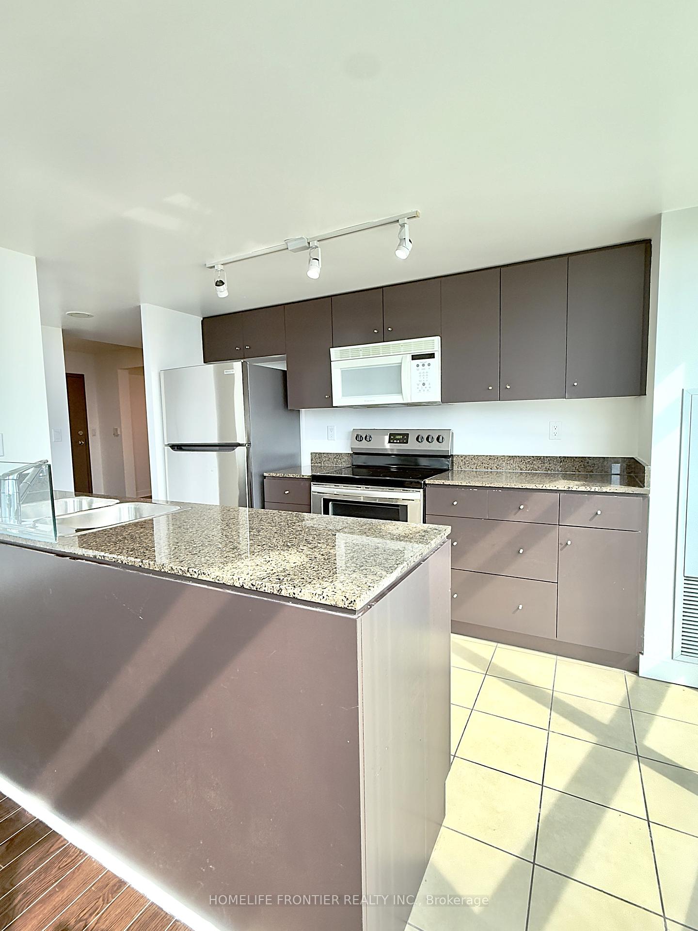 2 Bedrooms Condo at 381 Front, Toronto For sale