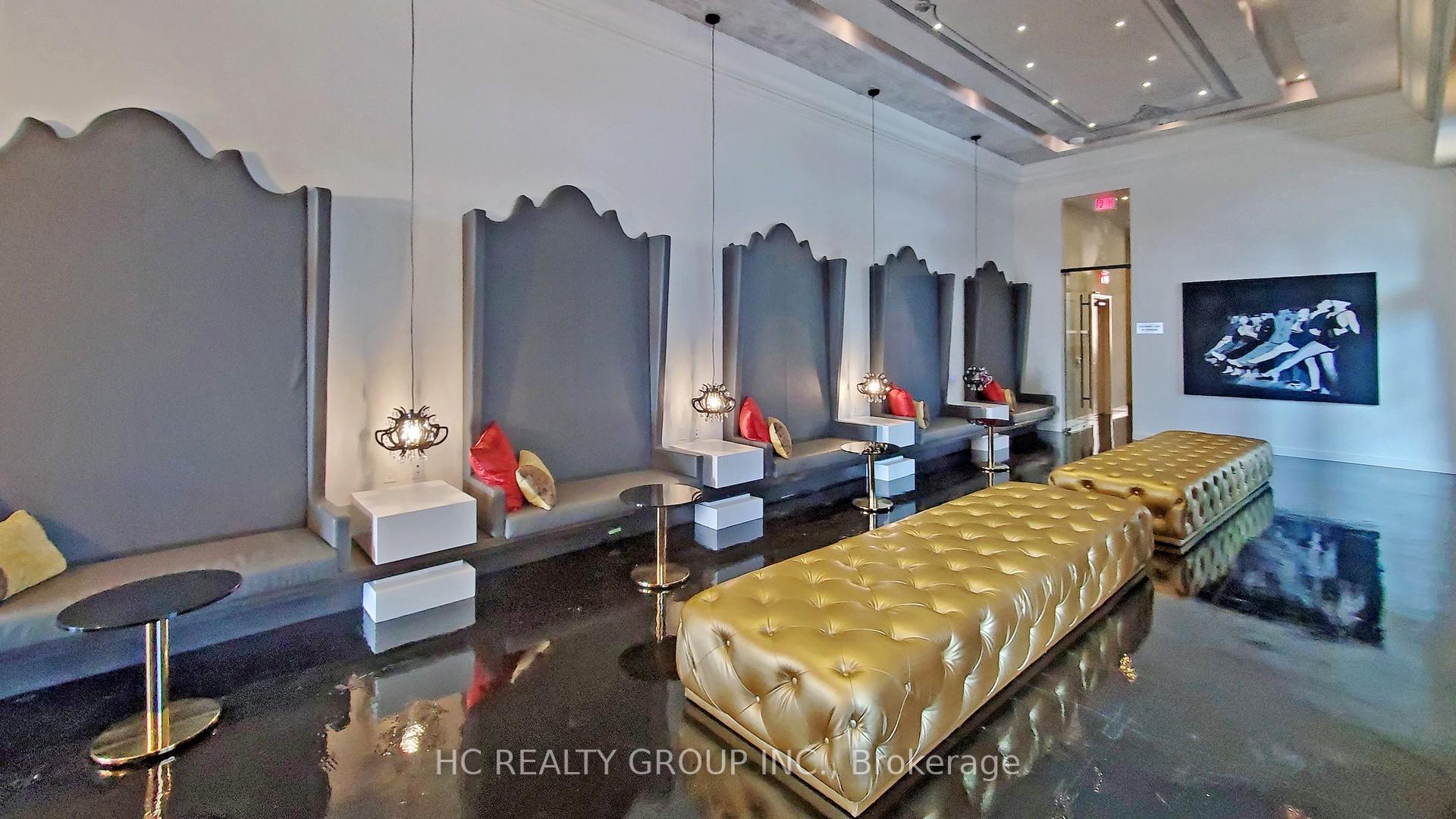 2 Bedrooms Condo at 197 Yonge, Toronto For sale