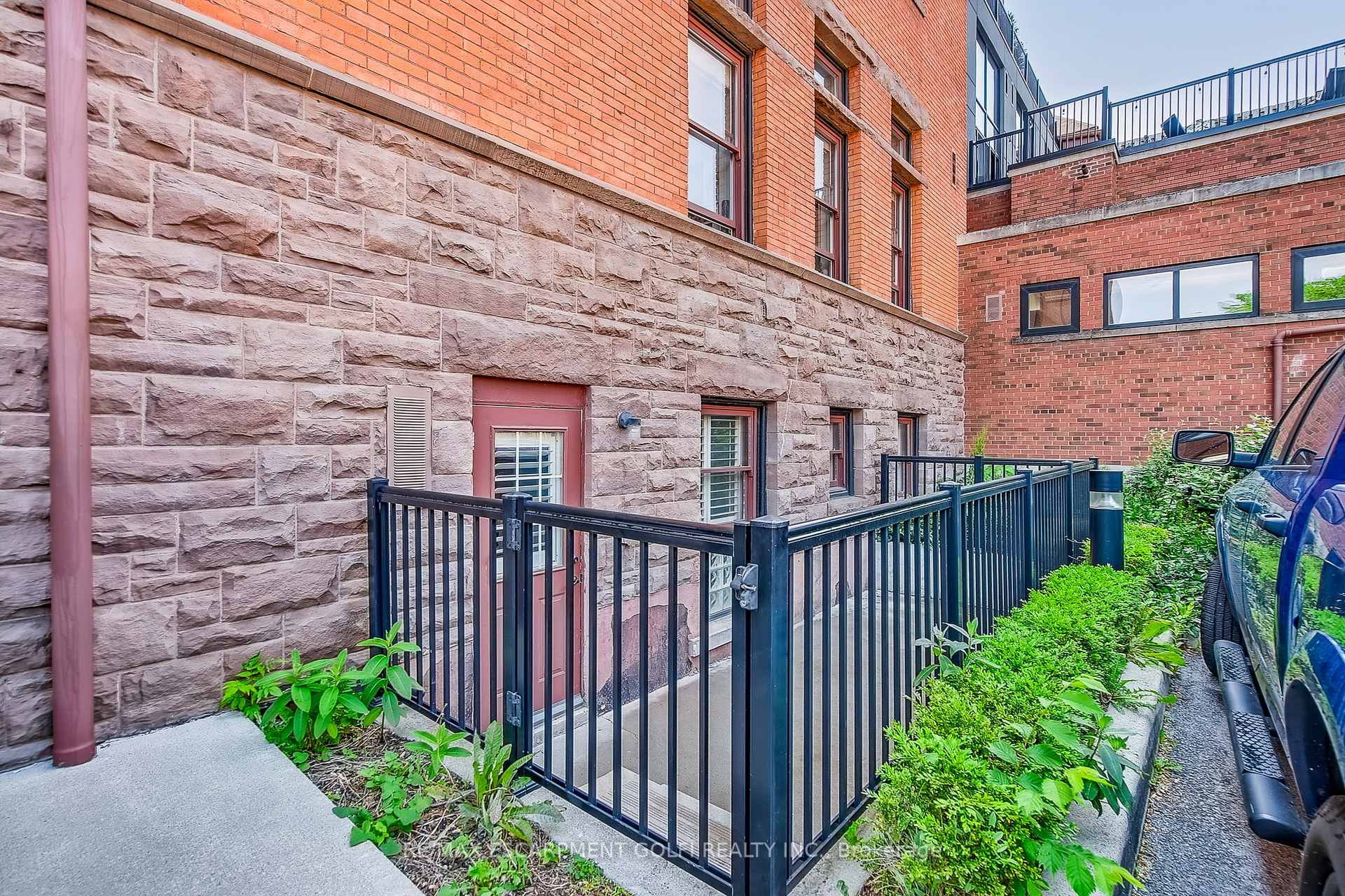 1 Bedroom Condo at 200 STINSON, Hamilton For sale