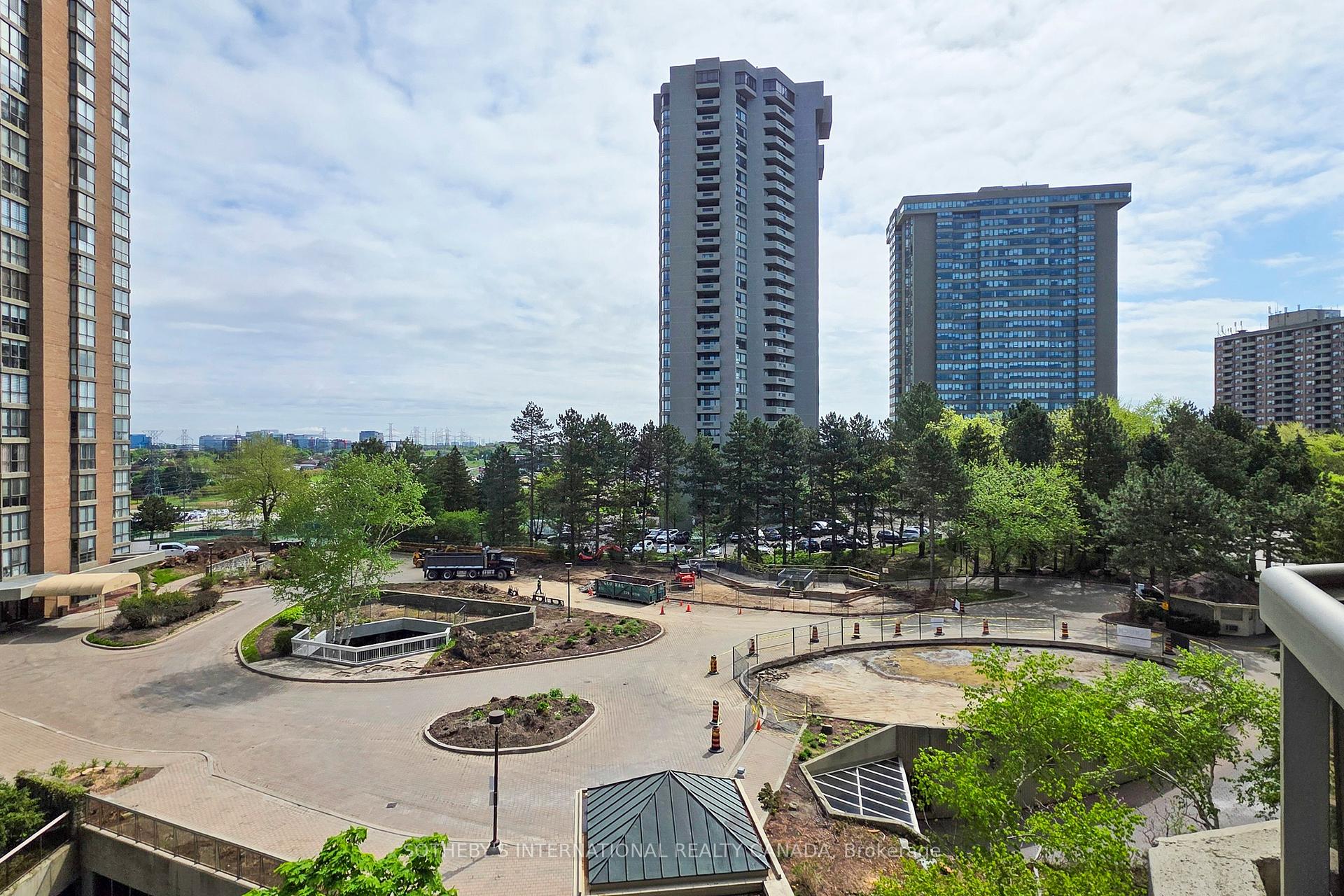 3 Bedrooms Condo at 89 Skymark, Toronto For sale
