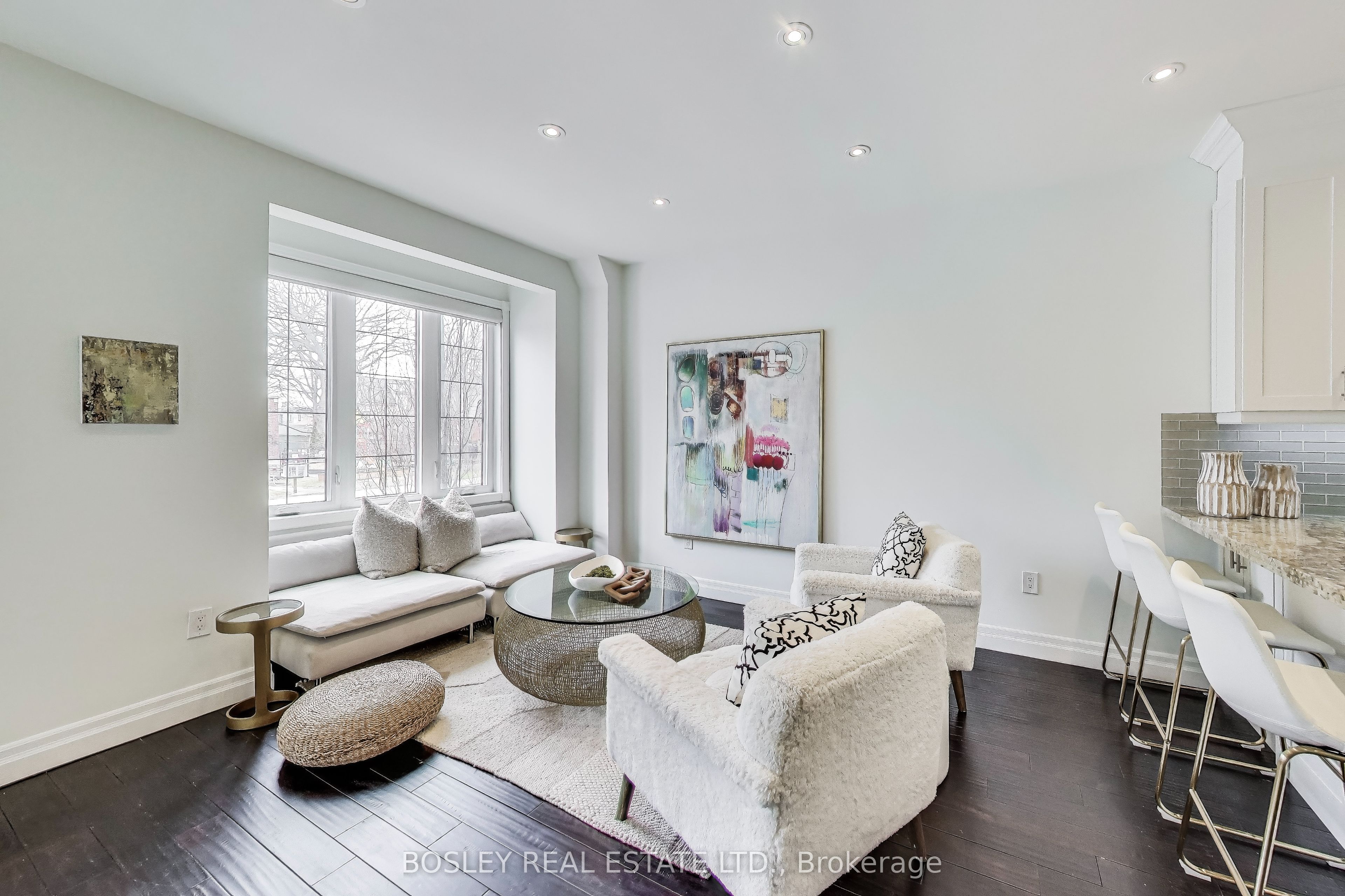 1033 Woodbine Avenue, Toronto, ON M4C 4C2