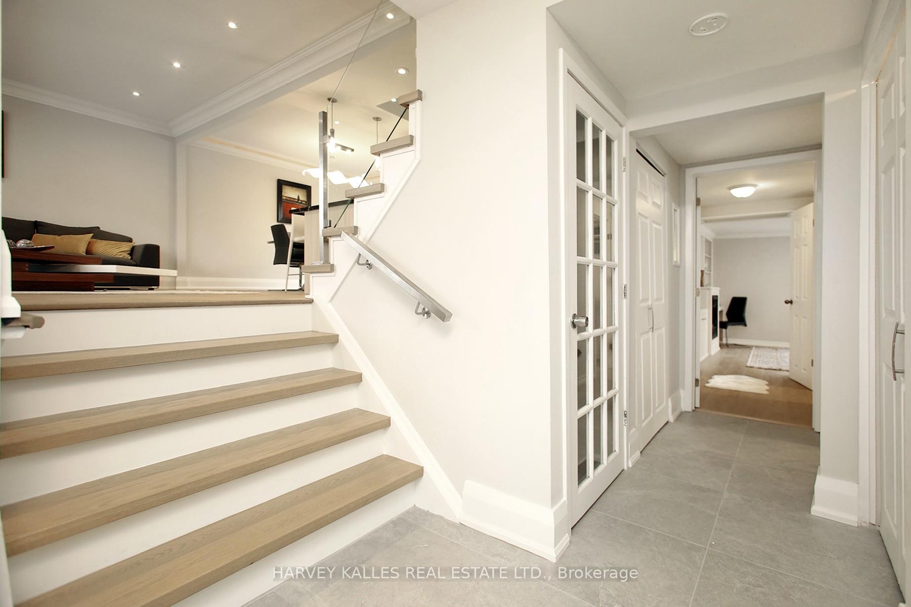 16 Wedgeport Place
