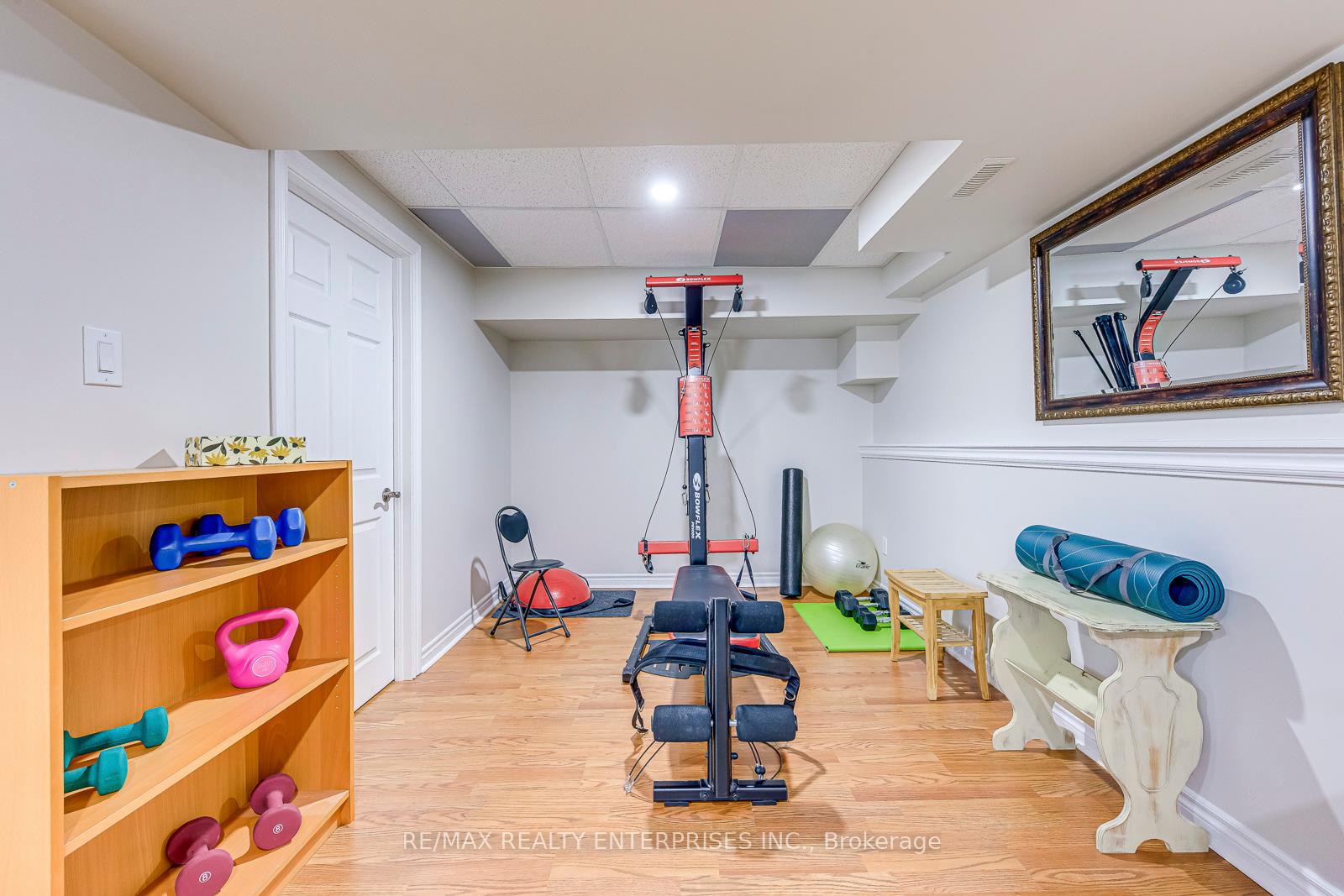 3 Bedrooms Condo at 5658 Glen Erin, Mississauga For sale