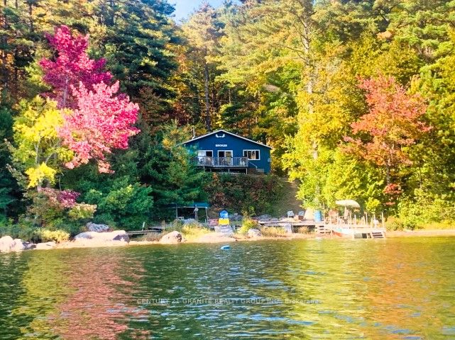 2807 Mackie Lake