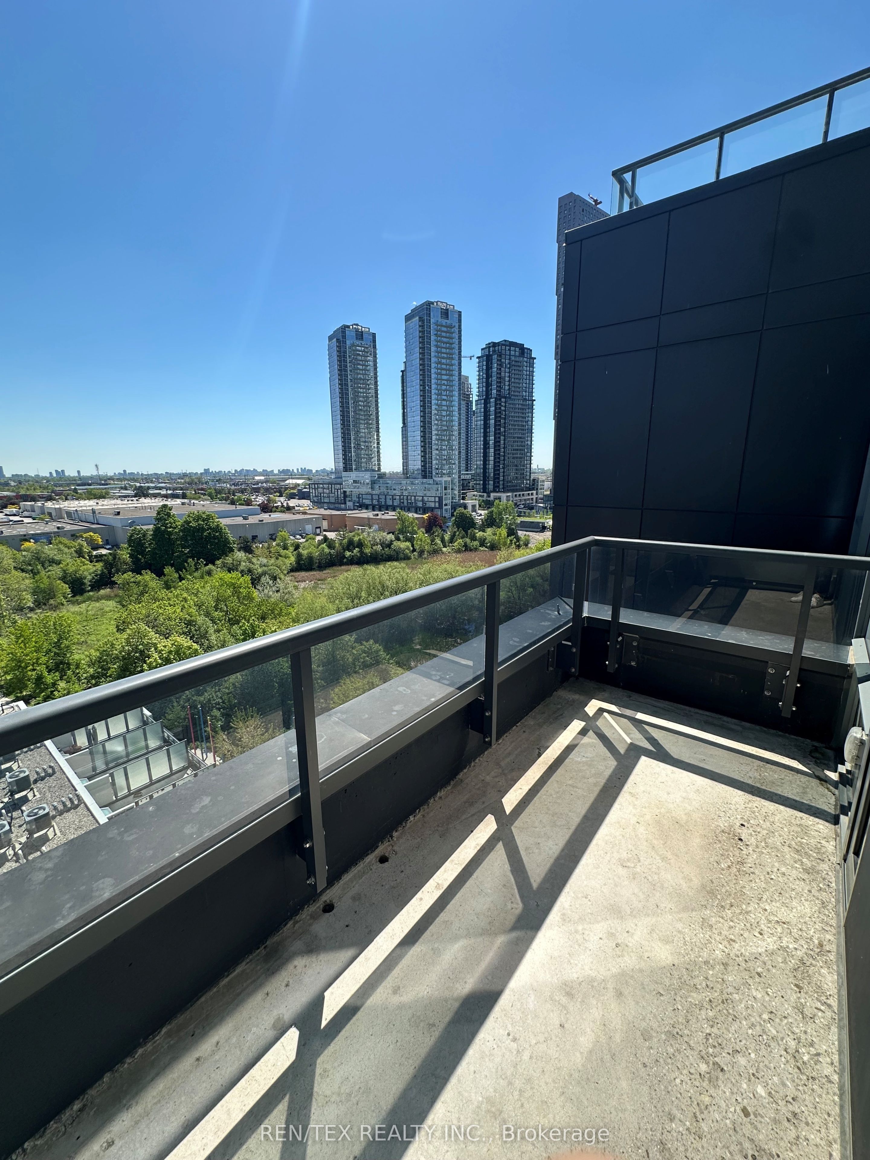 7895 Jane Street, #903
