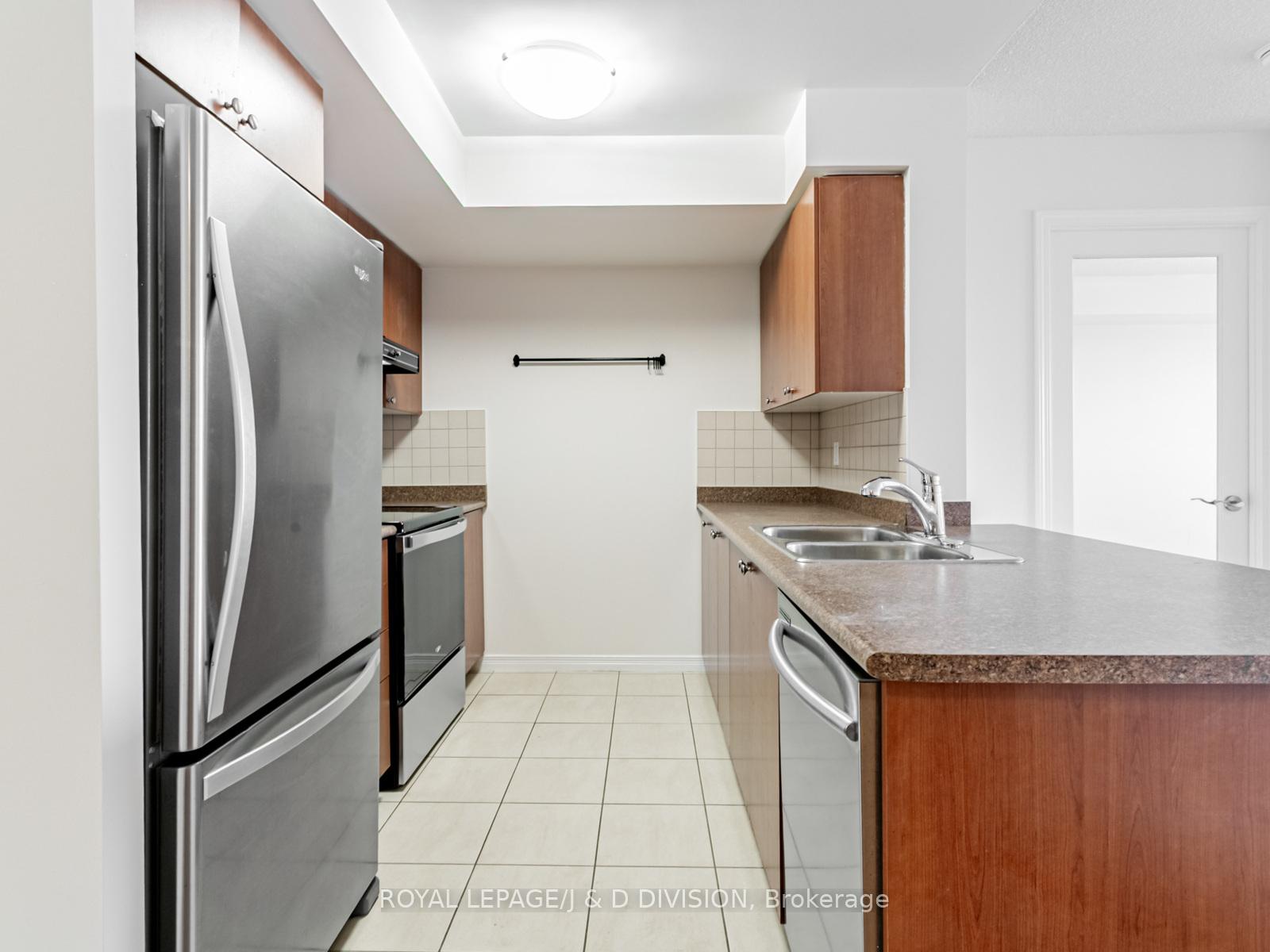 3 Bedrooms Condo at 60 Heintzman, Toronto For sale
