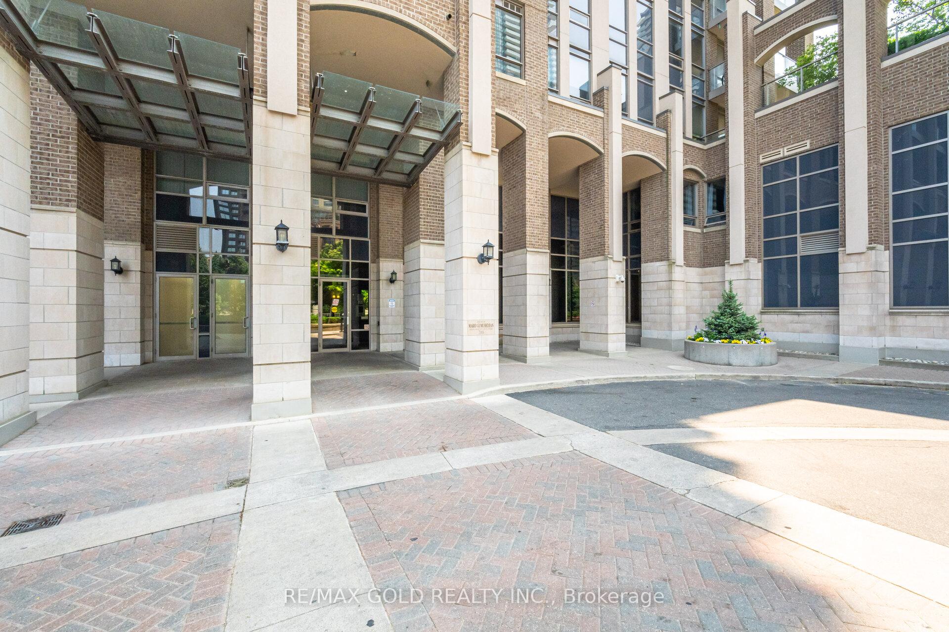 3 Bedrooms Condo at 388 Prince Of Wales, Mississauga For sale