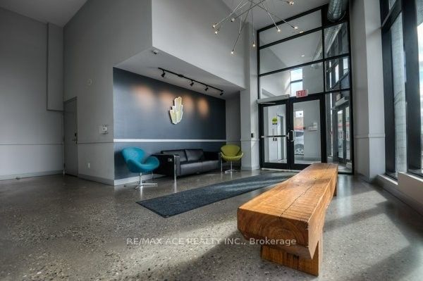#1712 - 1 Victoria Street, Kitchener, ON N2G 0B5