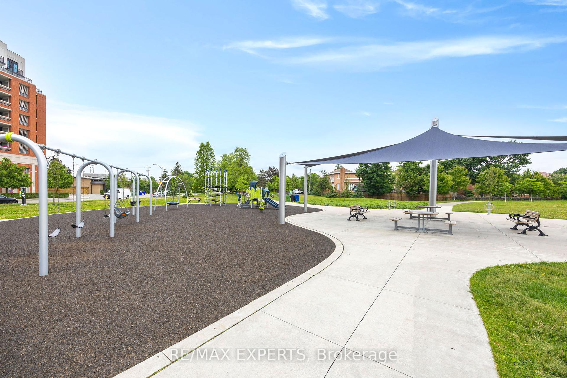 3 Bedrooms Condo at 36 Via Bagnato, Toronto For sale