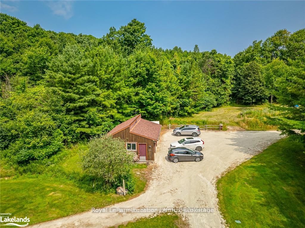 795310 The Blue Mountains Clearview Townline