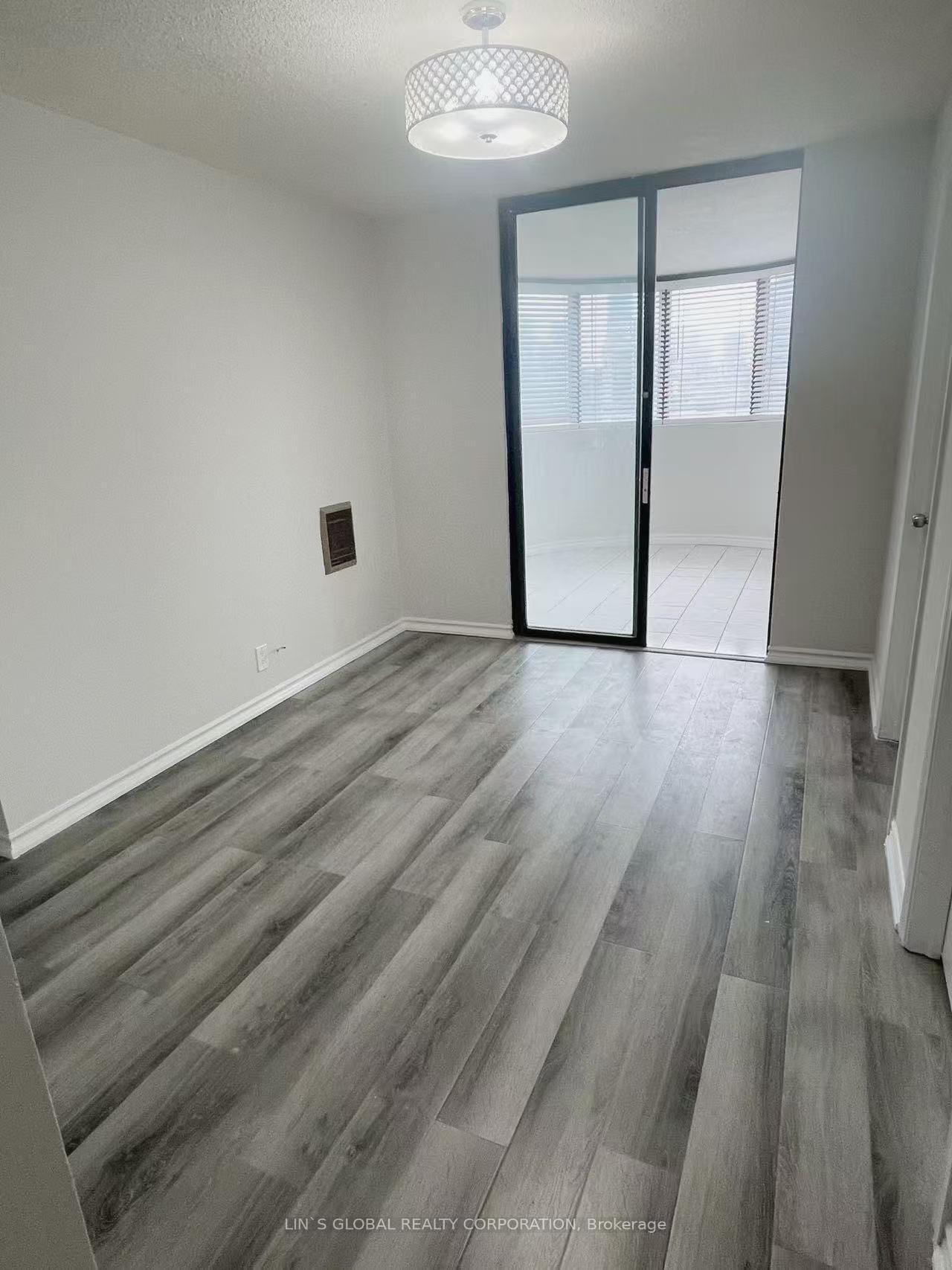 5 Bedrooms Condo at 519 Dundas, Toronto For sale