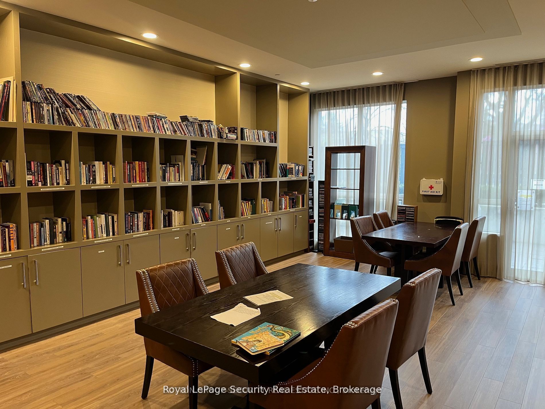 35 Saranac Boulevard, #PH4