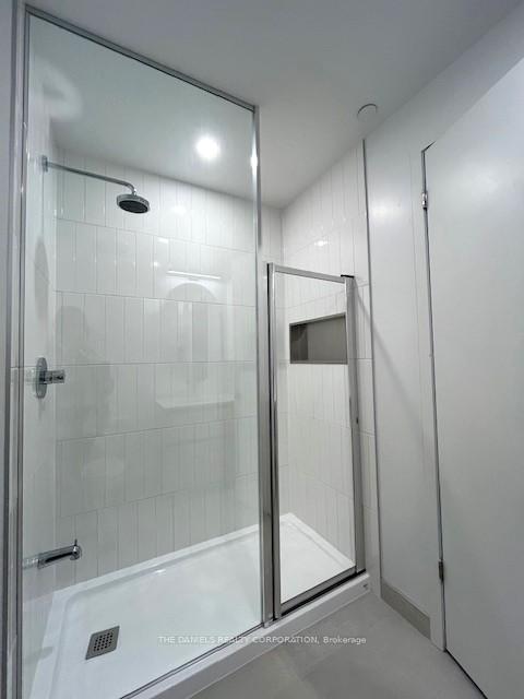 2 Bedrooms Condo at 8 Beverley Glen,  Vaughan For sale