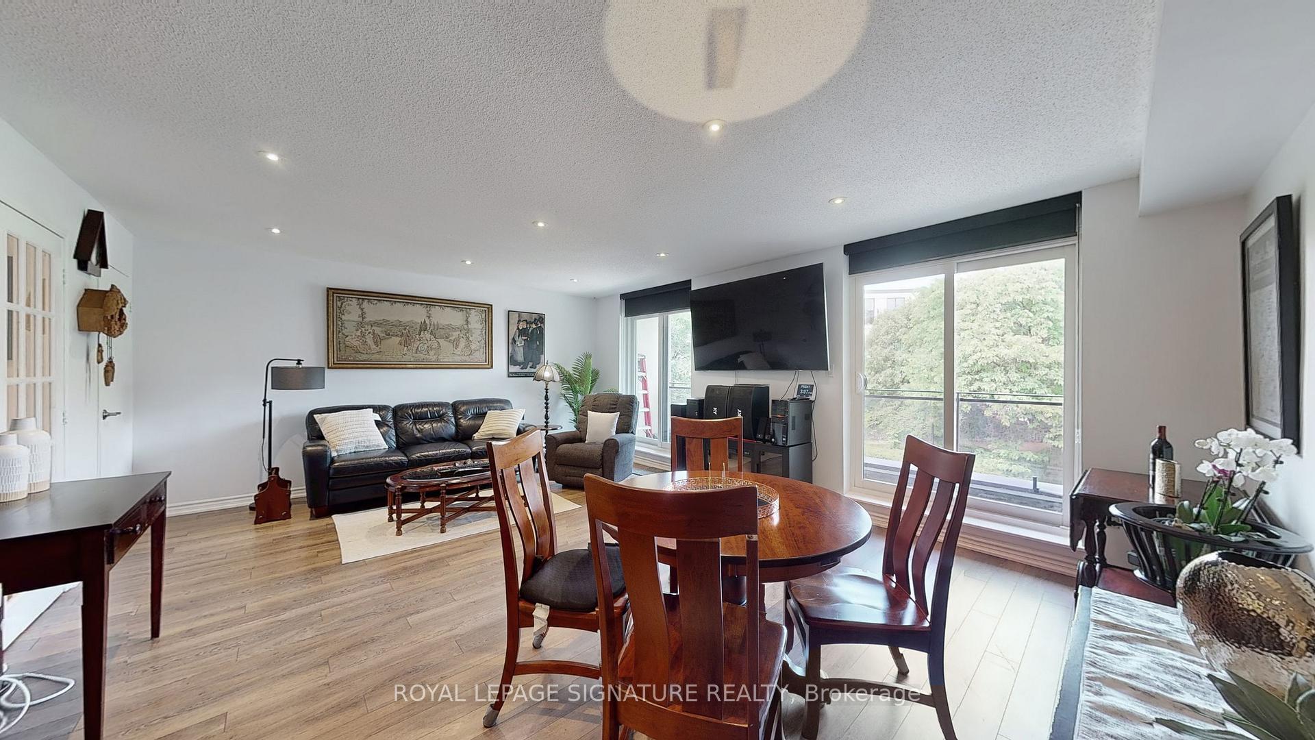 4 Bedrooms Condo at 20 Moonstone, Toronto For sale