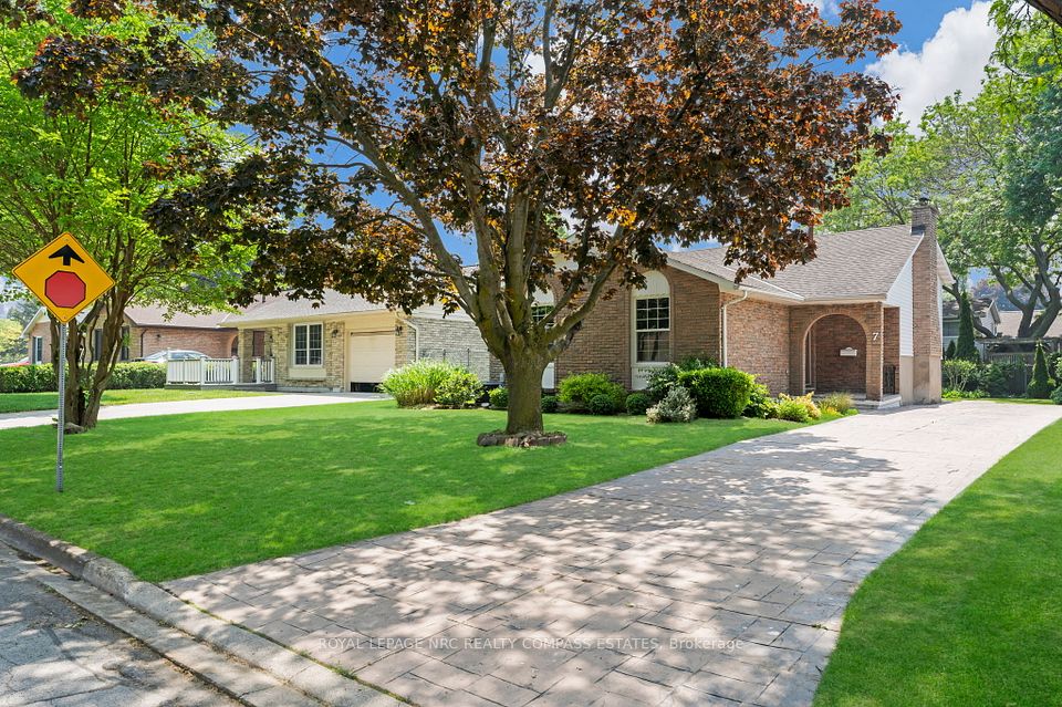 7 Belair Drive, St. Catharines, ON L2N 6X7