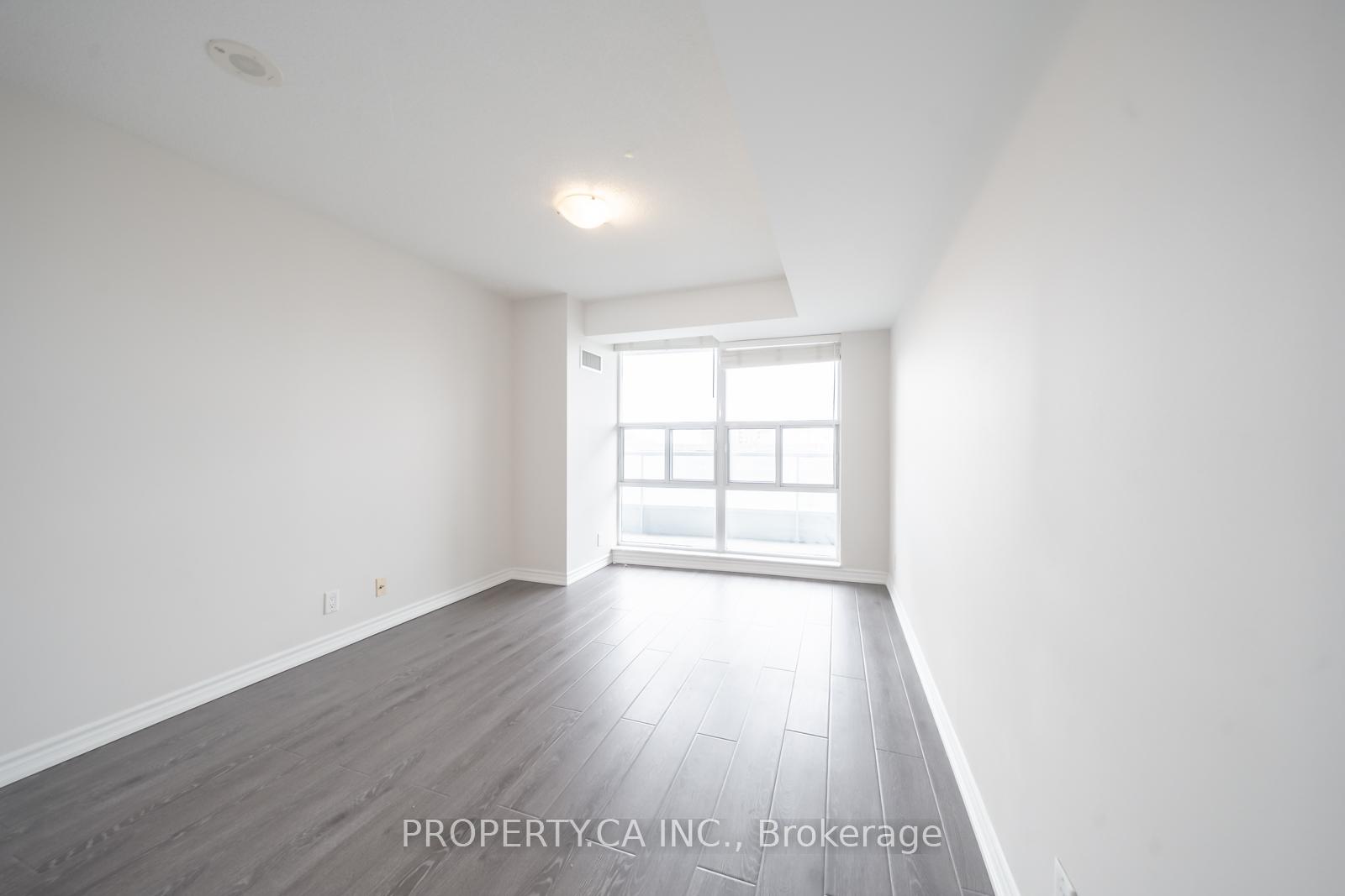 2 Bedrooms Condo at 33 Elm, Mississauga For sale