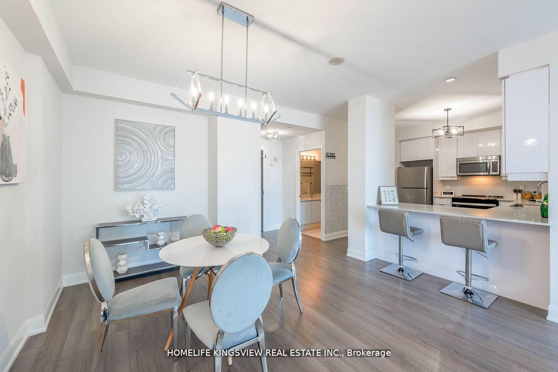 3 Bedrooms Condo at 2910 Highway 7,  Vaughan For sale