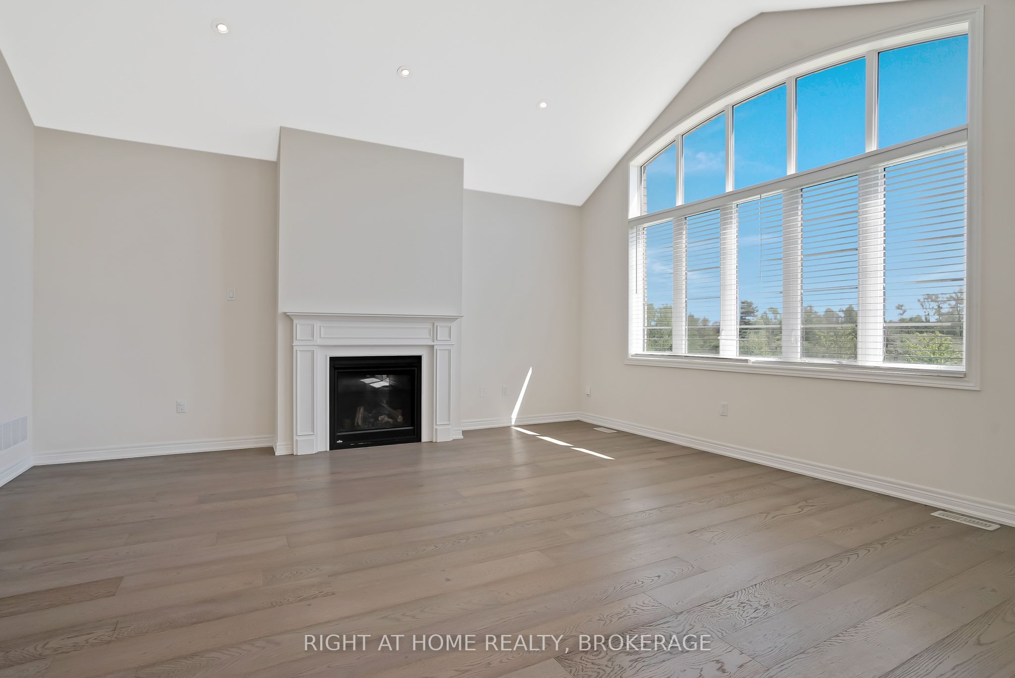 19 Robarts Drive