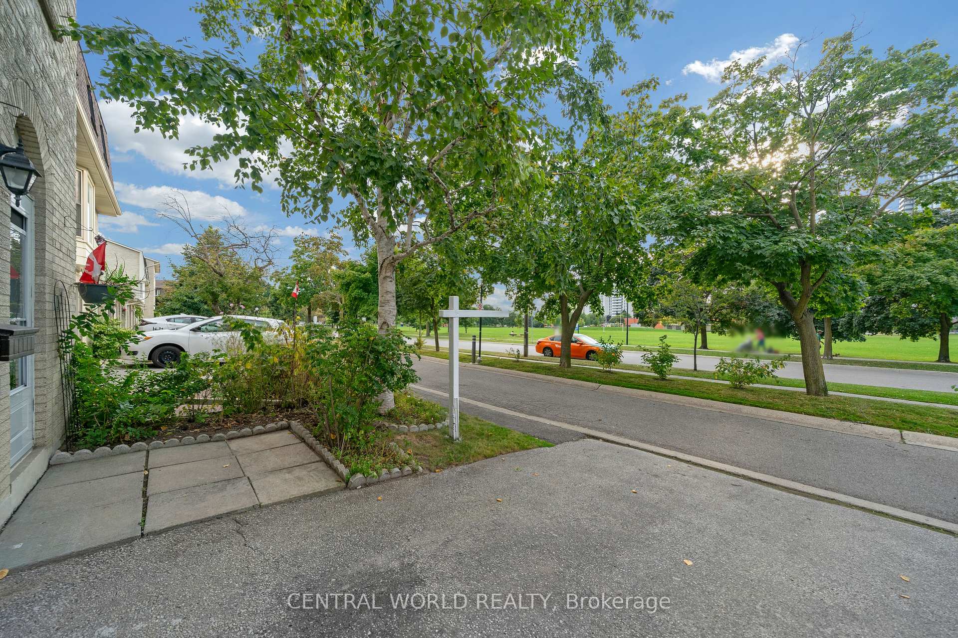 5 Bedrooms Condo at 21 Vega Starway,  Toronto For sale