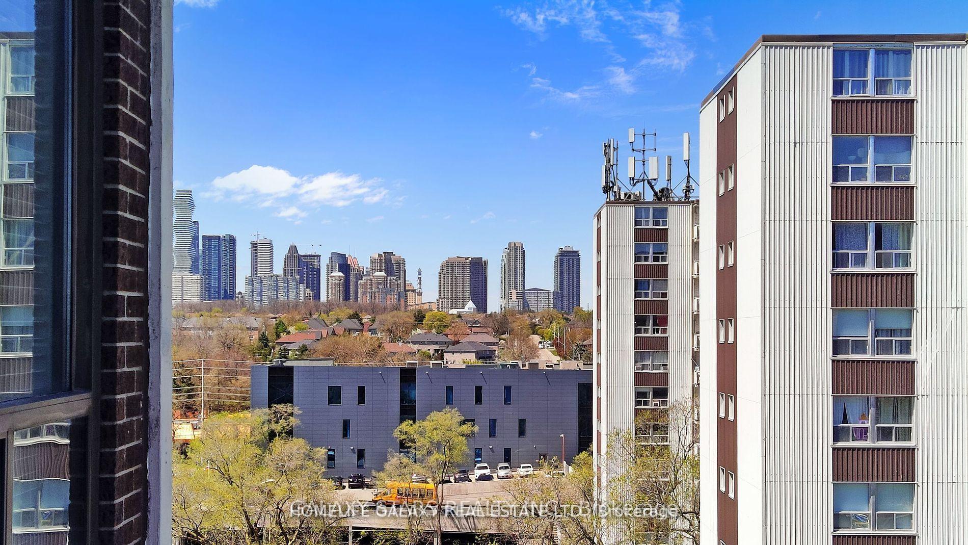 3 Bedrooms Condo at 2556 Argyle, Mississauga For sale