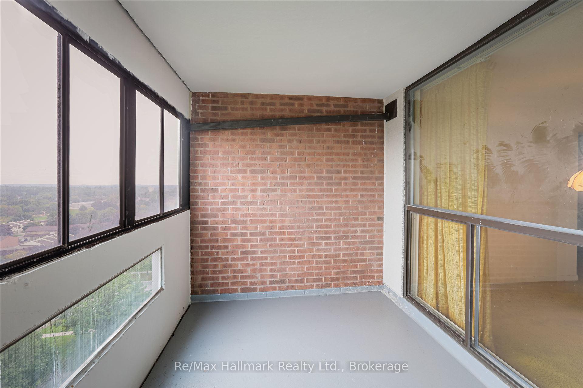 2 Bedrooms Condo at 1580 Mississauga Valley,  Mississauga For sale