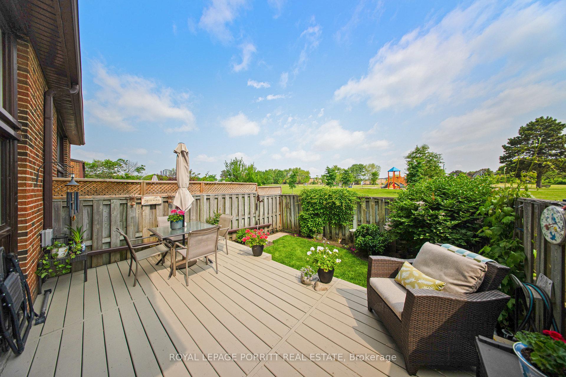 3 Bedrooms Condo at 3395 Cliff, Mississauga For sale