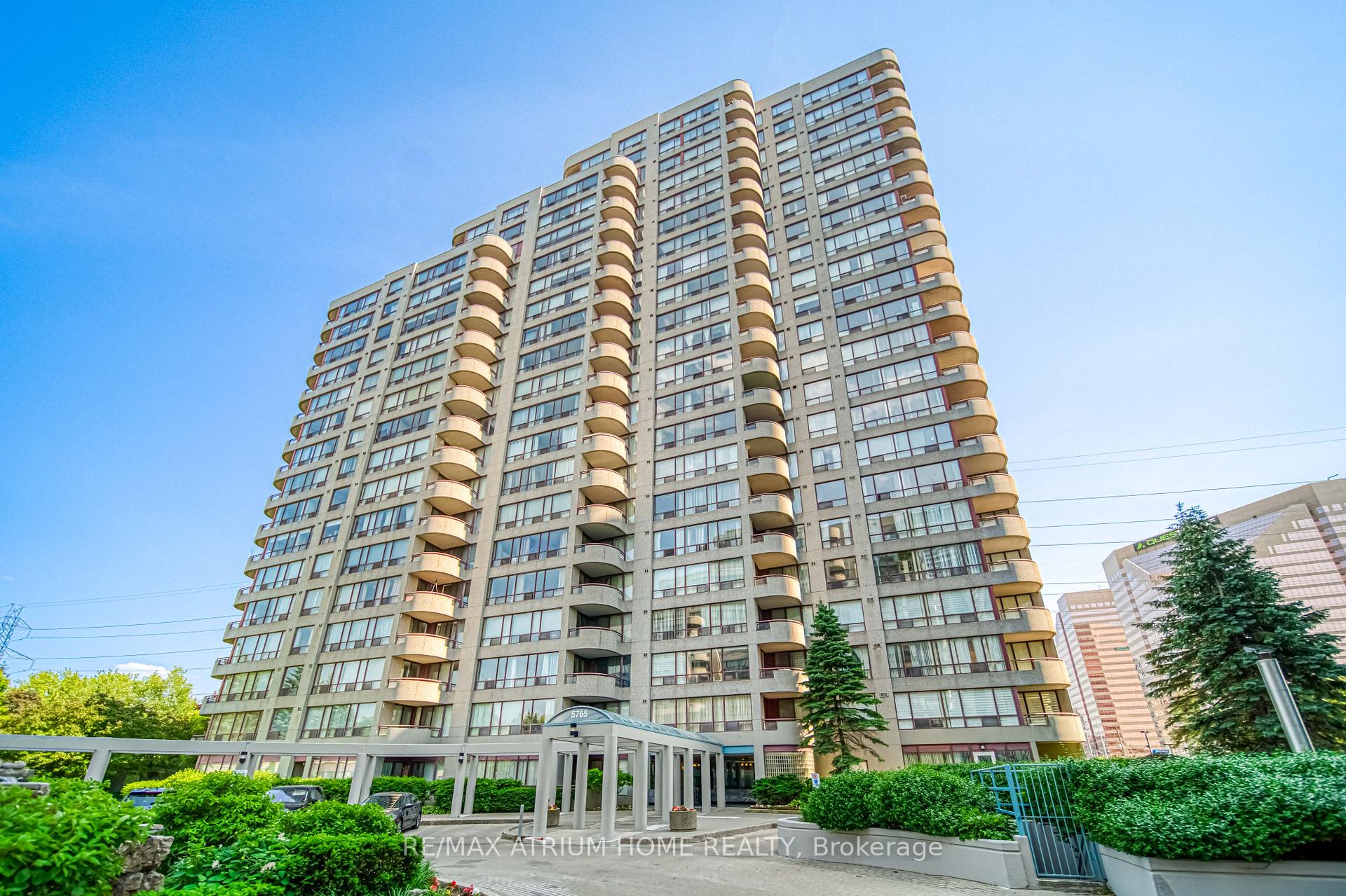 3 Bedrooms Condo at 5765 Yonge, Toronto For sale