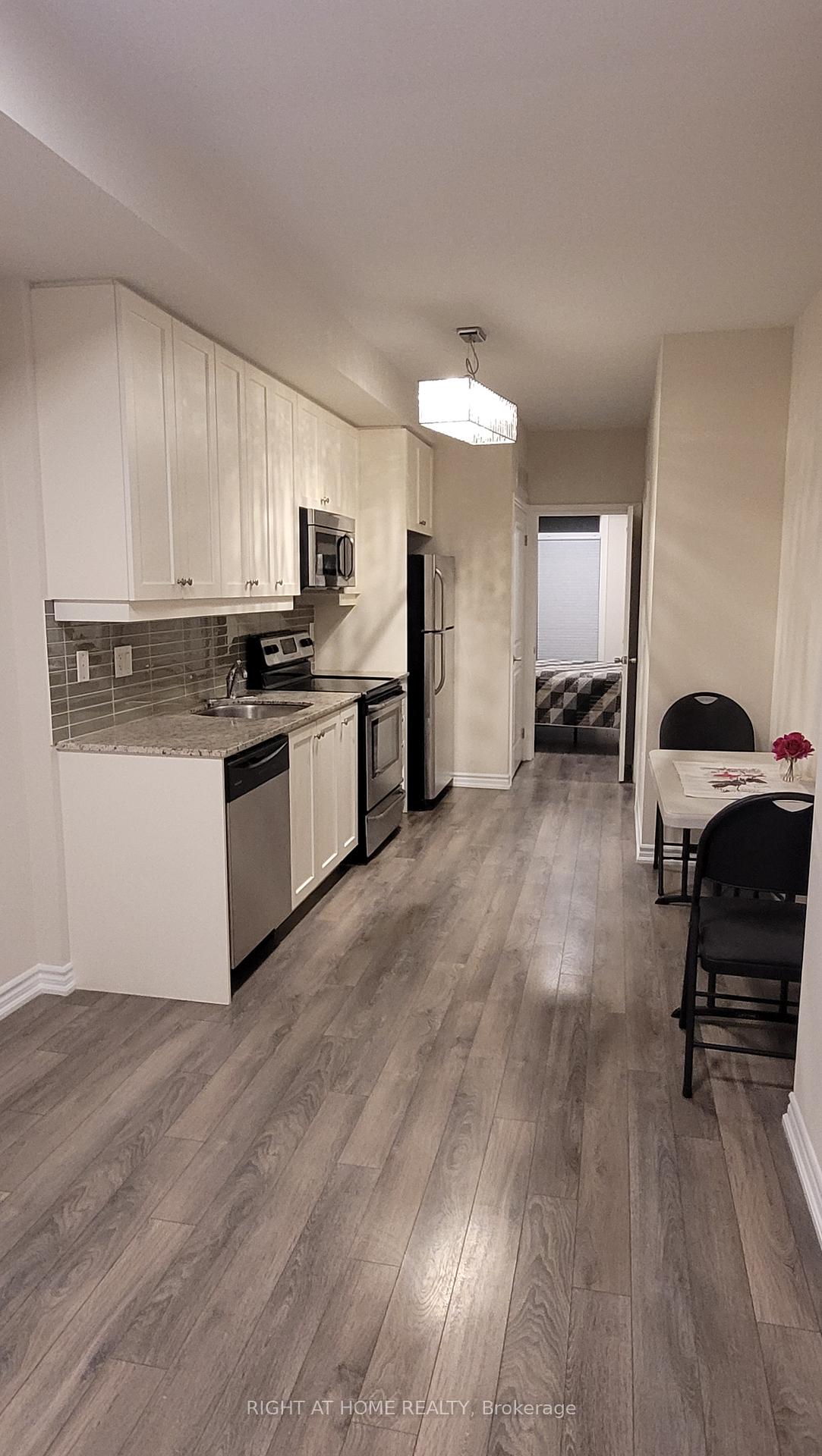 1 Bedroom Condo at 380 Hopewell, Toronto For sale